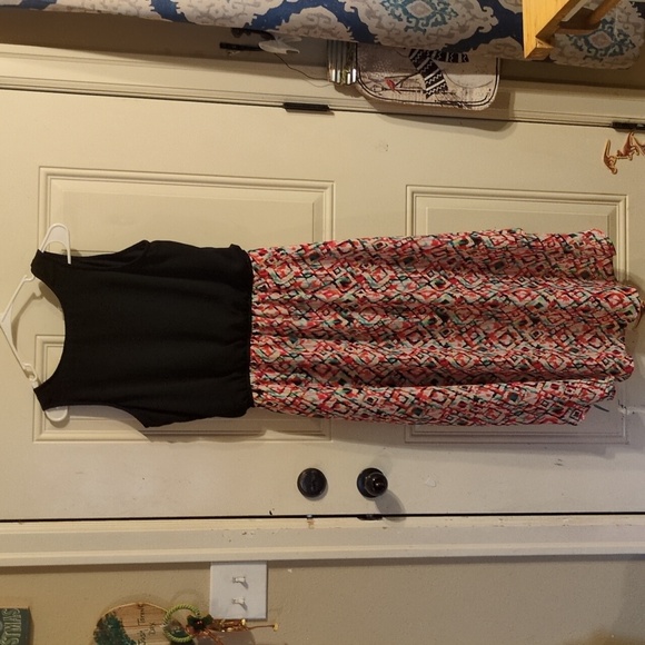 Upgrade Your Wardrobe with Rock 47 by Wrangler's Eye-Catching Asymmetrical Hem - Picture 7 of 12